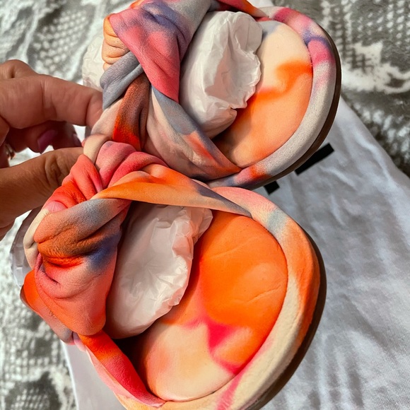 Schutz tie dye leather knot sandals - Picture 4 of 14